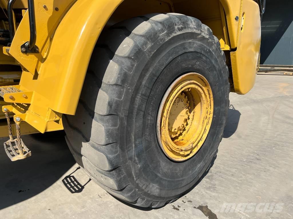 CAT 740 Water truck Kĺbové nákladné autá