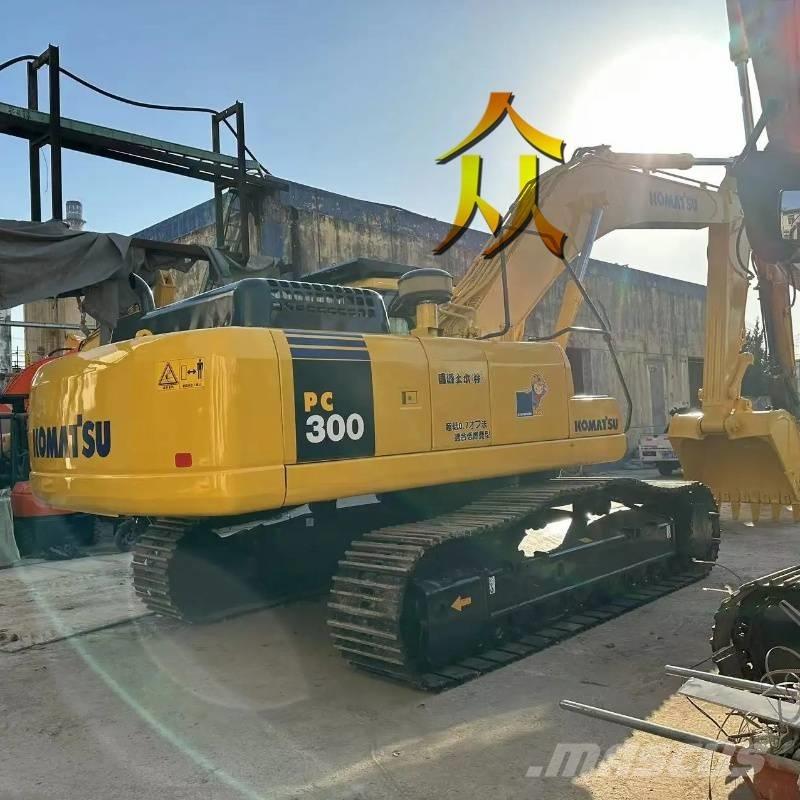 Komatsu PC 300 Pásové rýpadlá