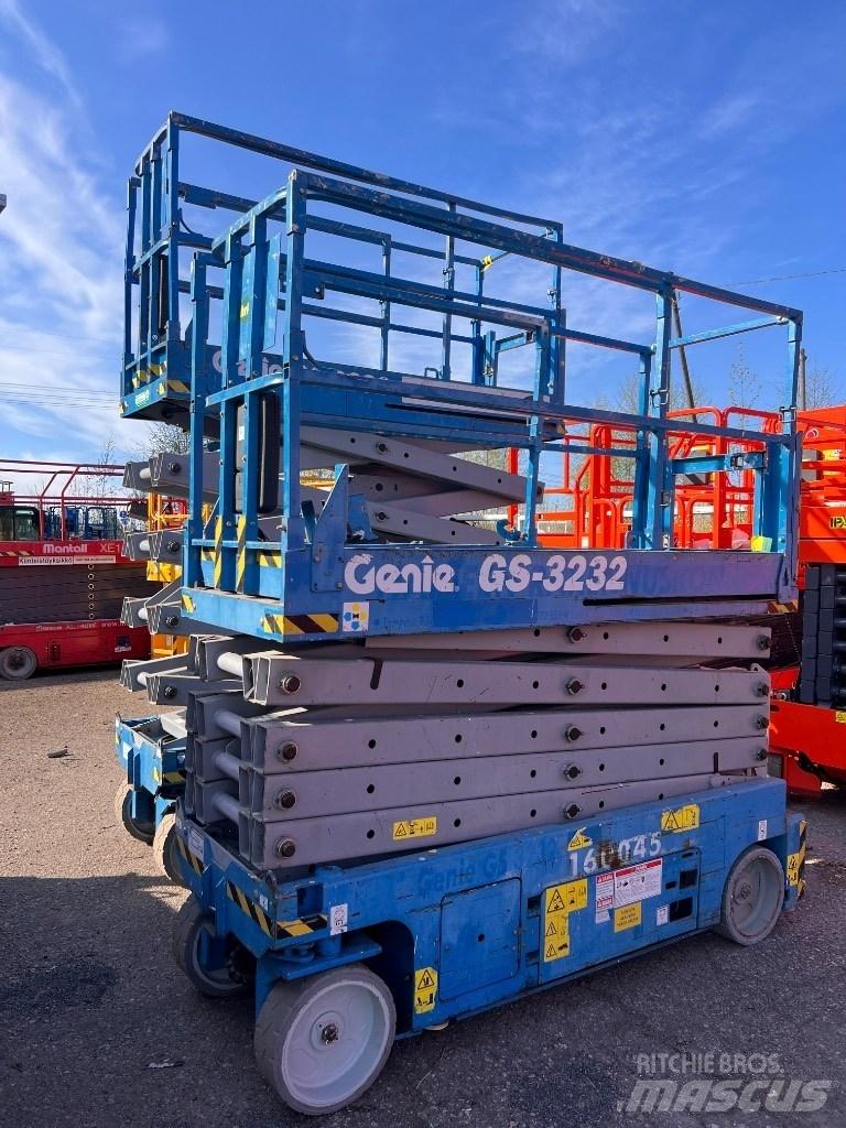 Genie GS 3232 Nožnicové zdvíhacie plošiny