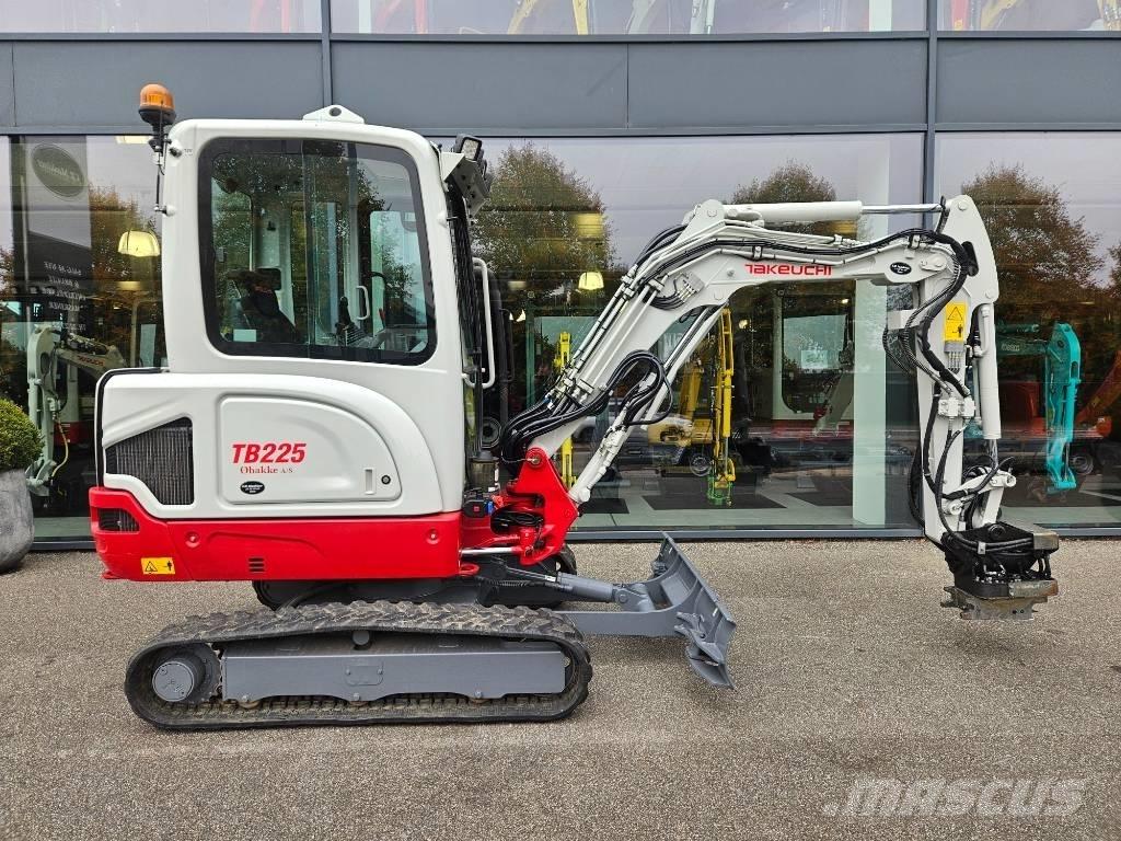 Takeuchi TB 225 Mini rýpadlá < 7t