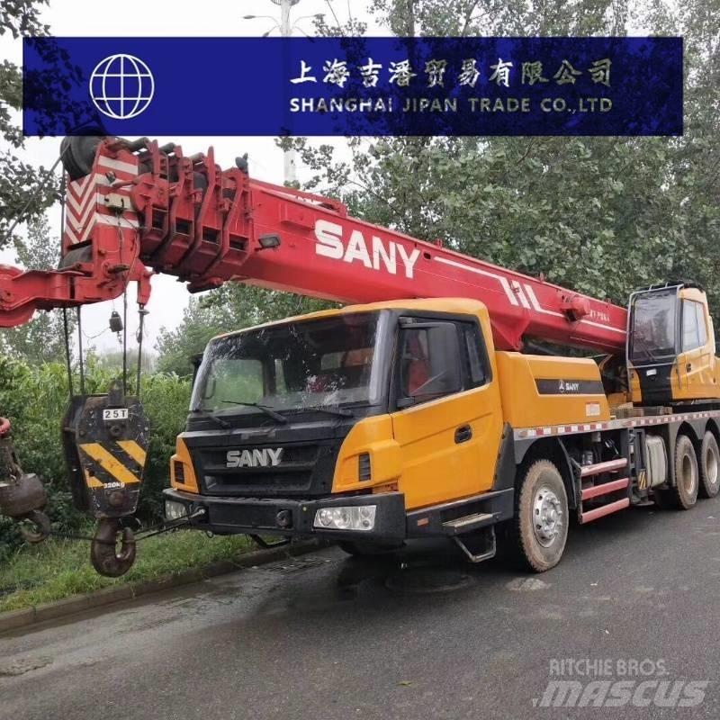 Sany STC 250 Univerzálne terénne žeriavy