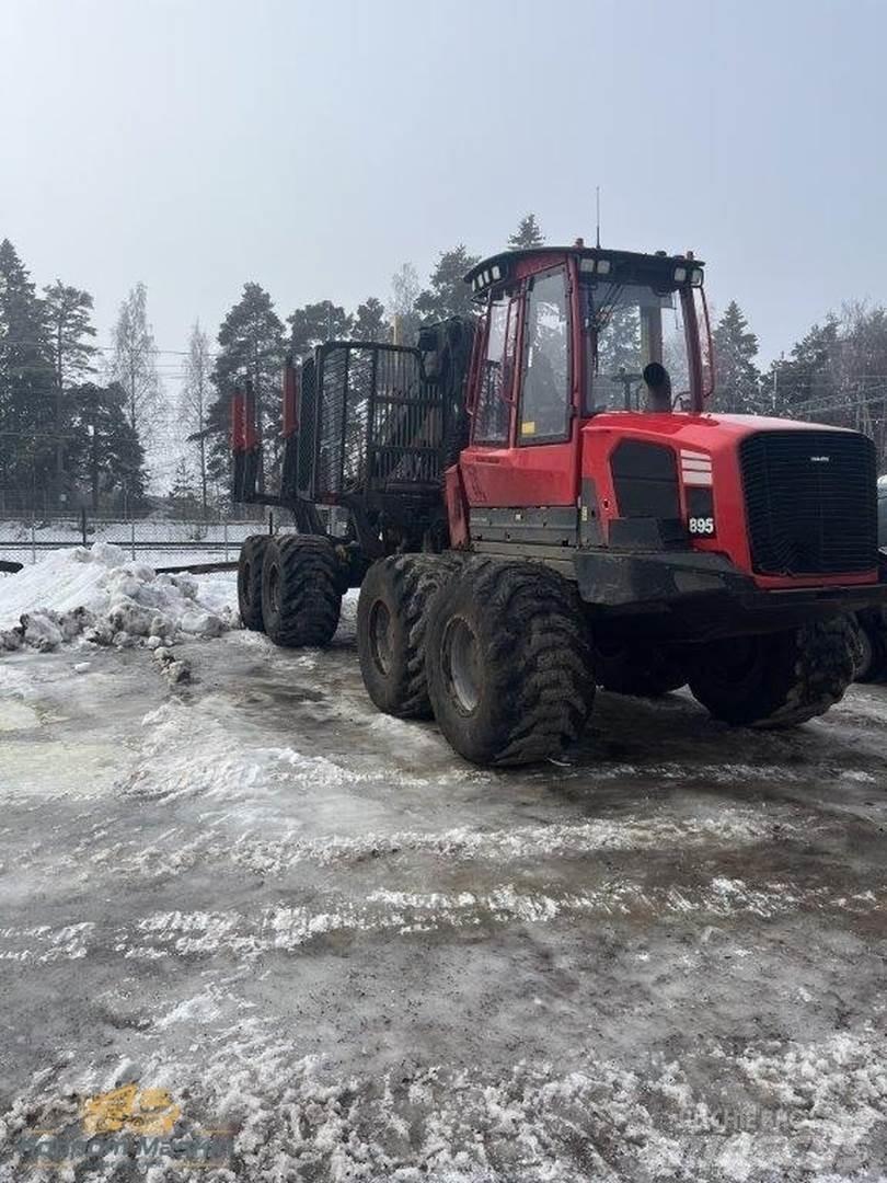 Komatsu 895 Lesné traktory
