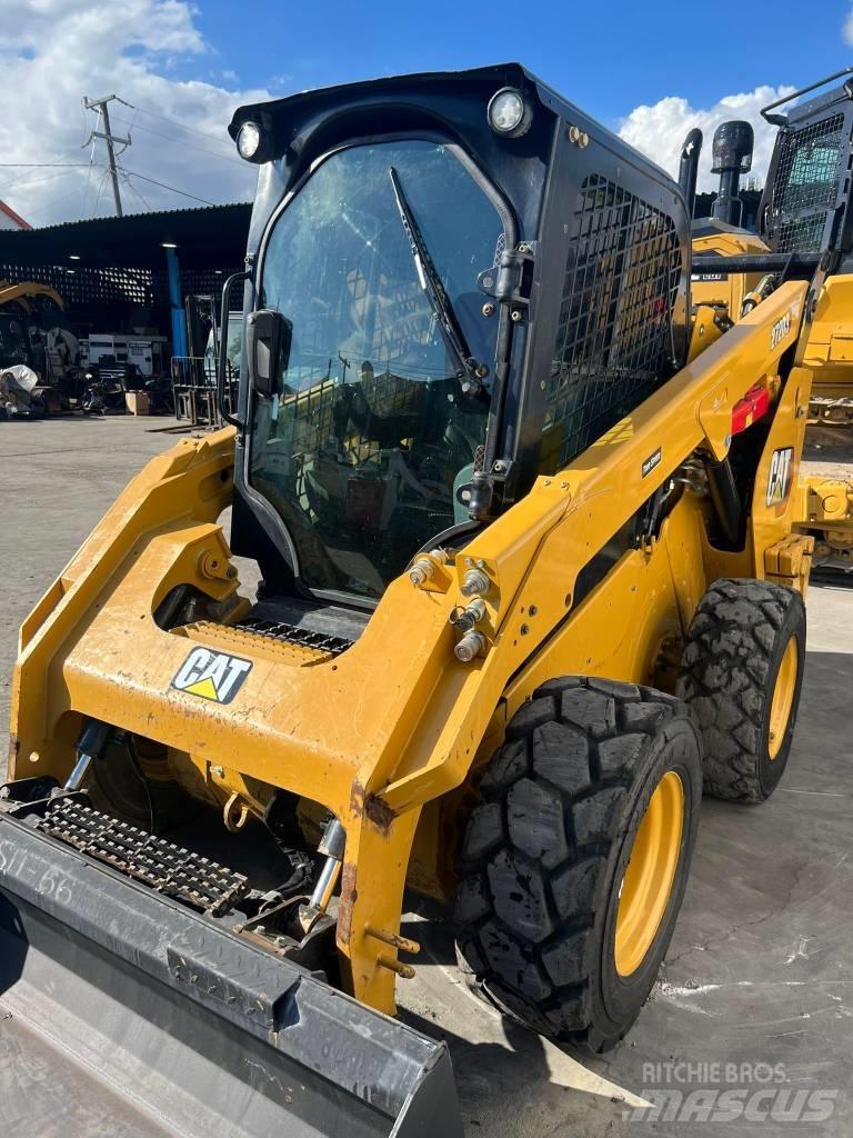 CAT 272D3 Šmykom riadené nakladače