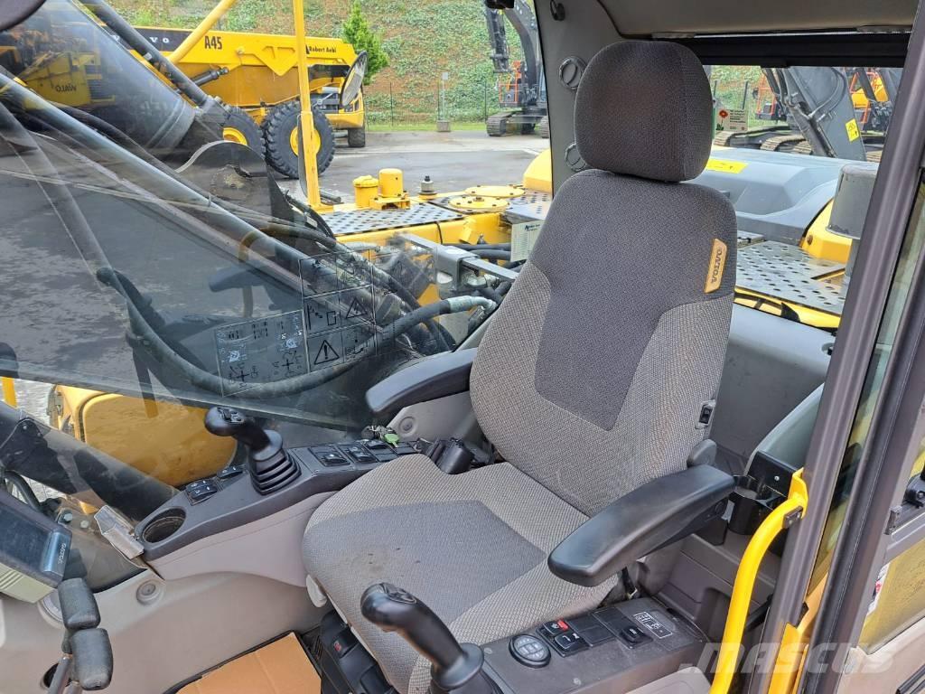 Volvo EC 220 DL Pásové rýpadlá