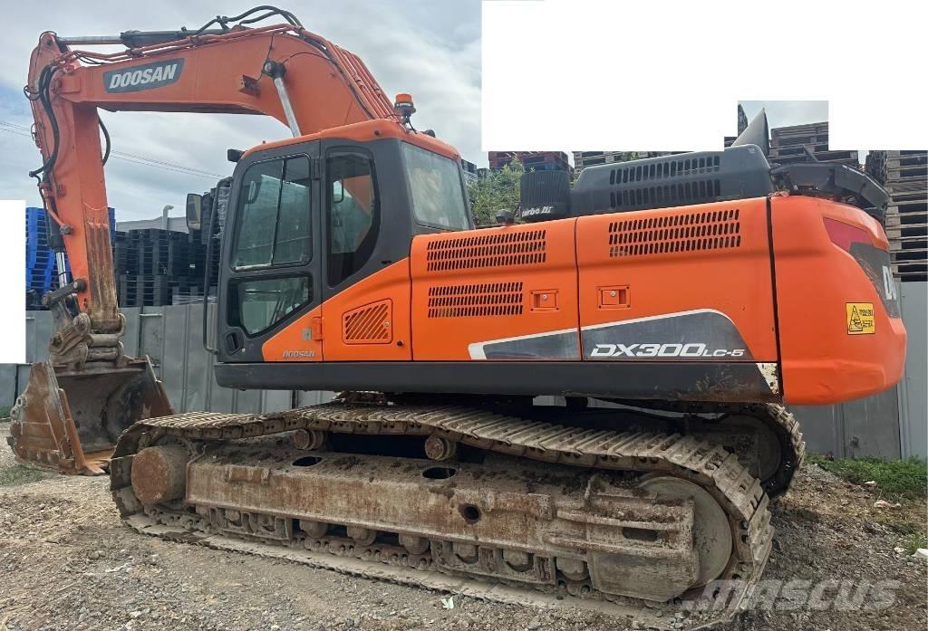 Doosan DX 300 LC-5 Pásové rýpadlá