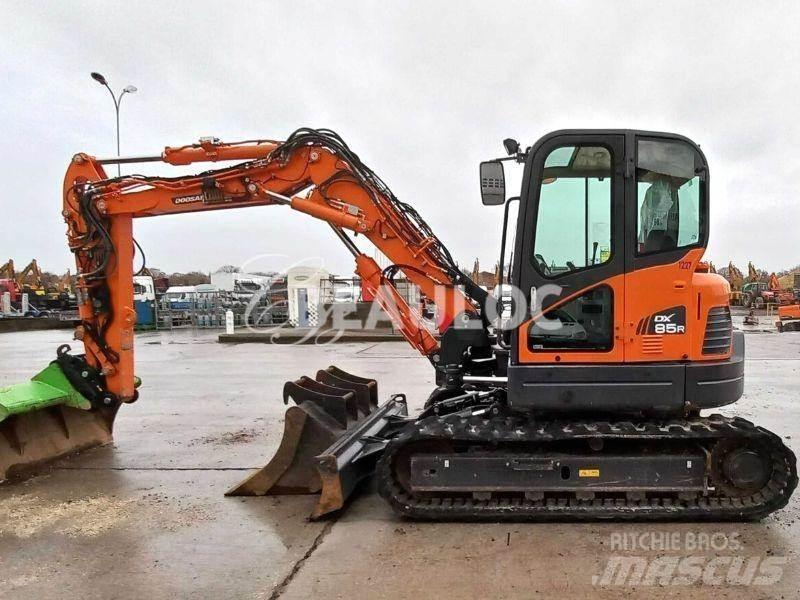 Doosan DX85R Pásové rýpadlá
