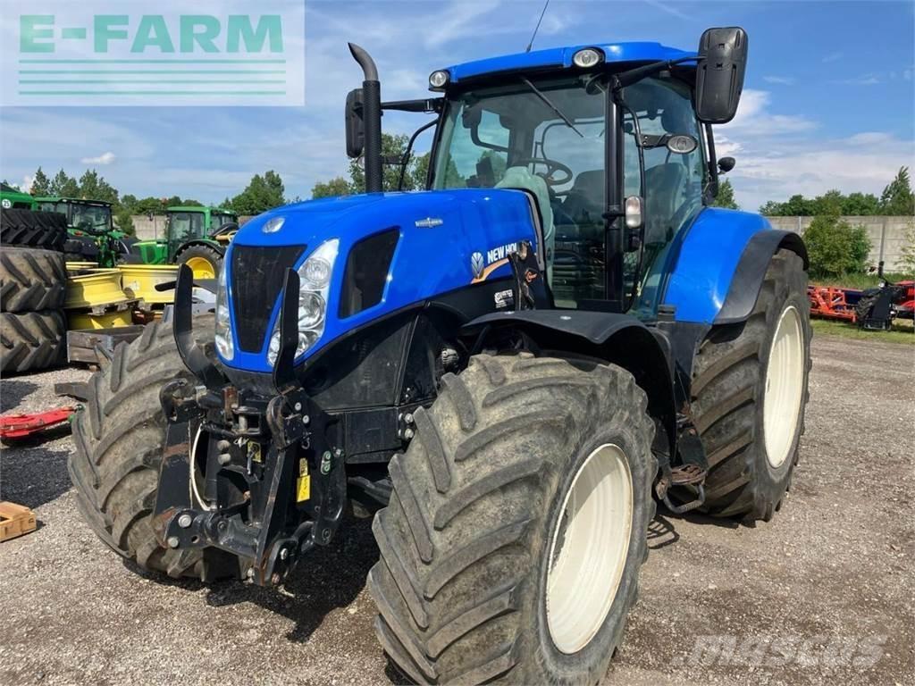 New Holland T7.220 Traktory