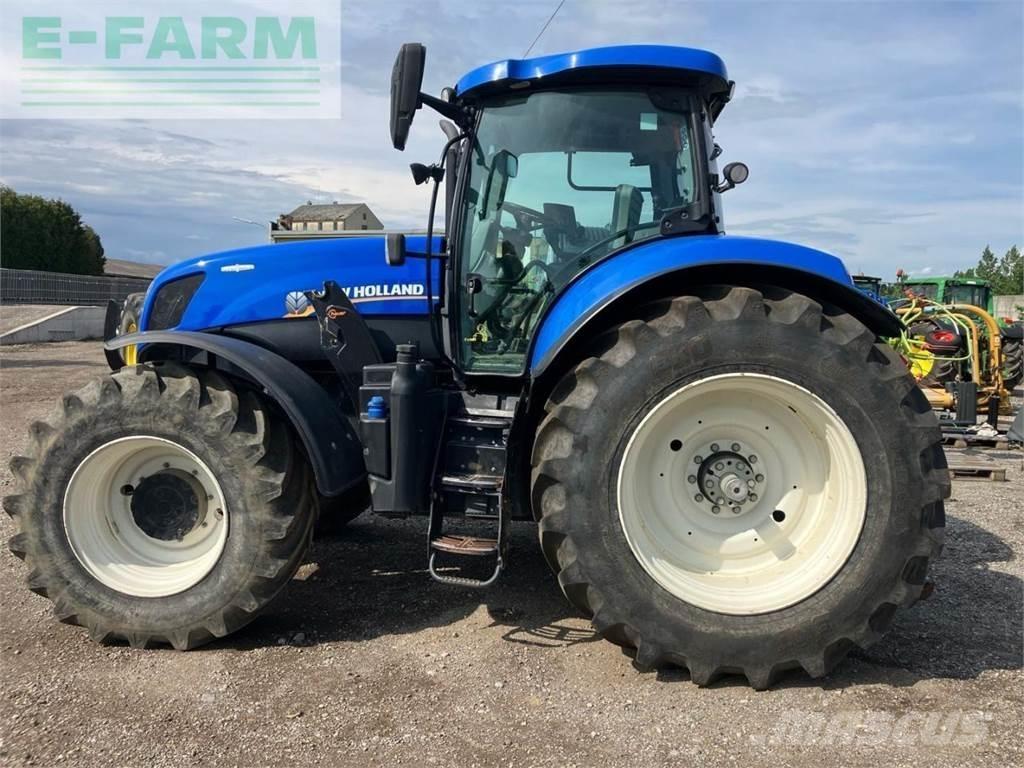New Holland T7.220 Traktory