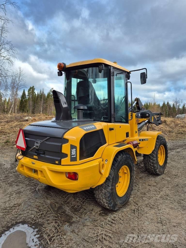 Volvo L 30 G Kolesové nakladače