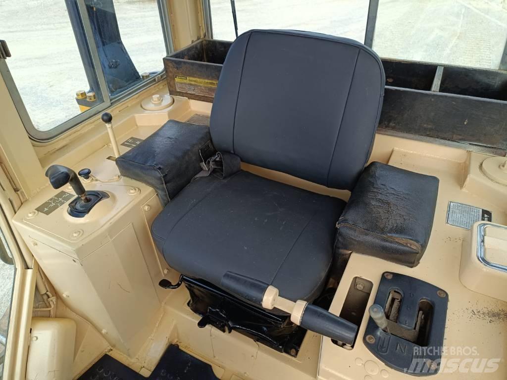 CAT D5H Pásové dozéry