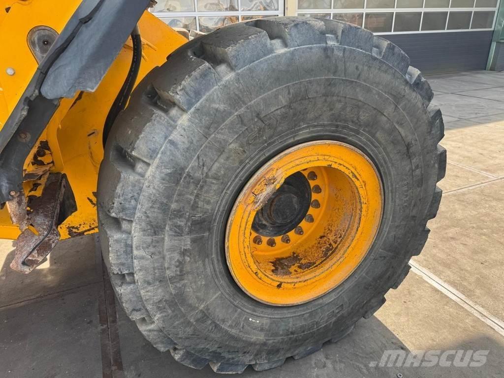 JCB 457 Kolesové nakladače