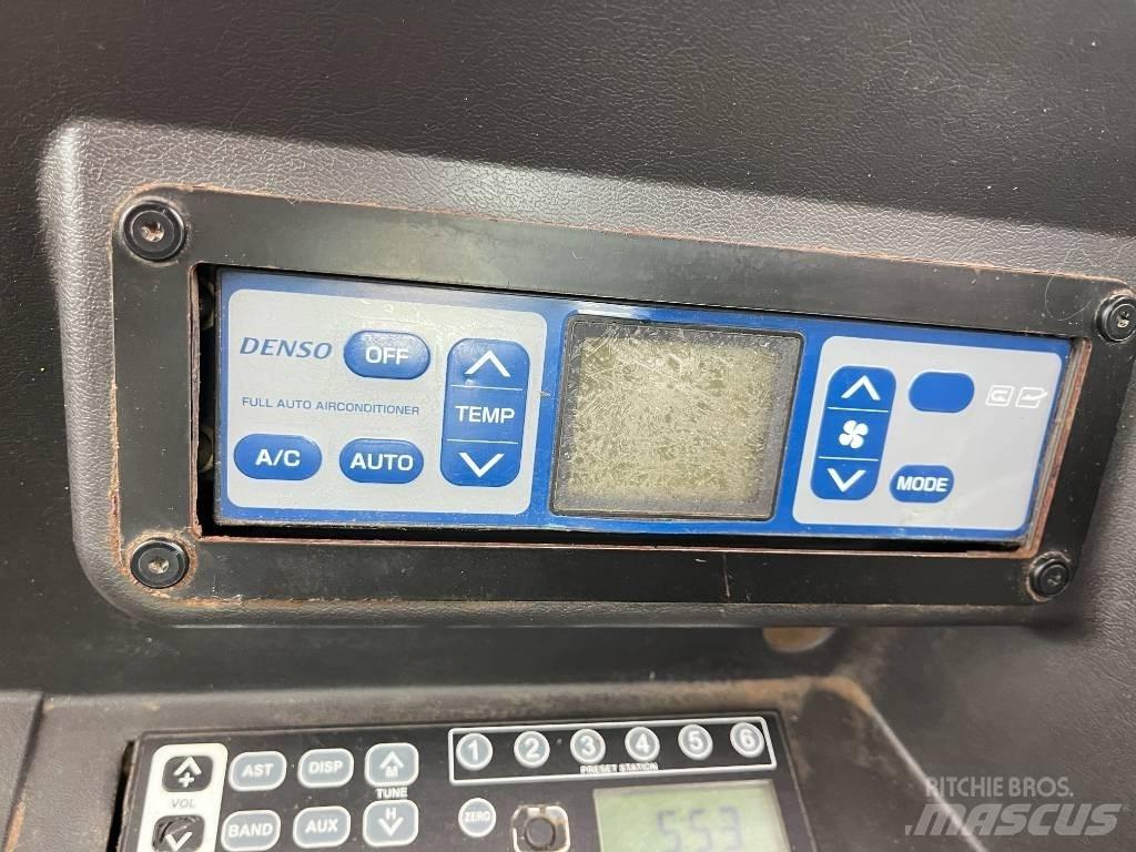 Takeuchi TB 295W Kolesové rýpadlá
