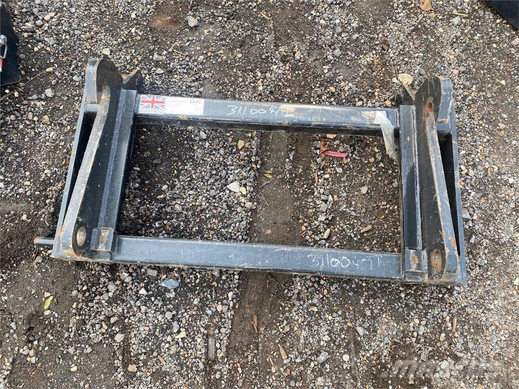  ADAPTOR PLATE Teleskopické nakladače pre poľnohospodárstvo