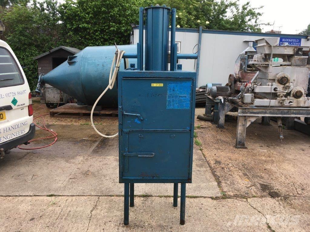  BAG COMPACTOR Ďalšie poľnohospodárske stroje