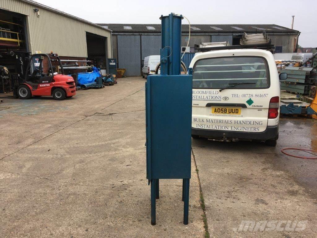  BAG COMPACTOR Ďalšie poľnohospodárske stroje