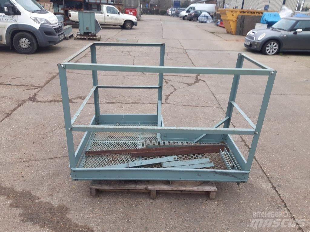  Carier ACCESS Ďalšie zdvíhacie zariadenia a plošiny