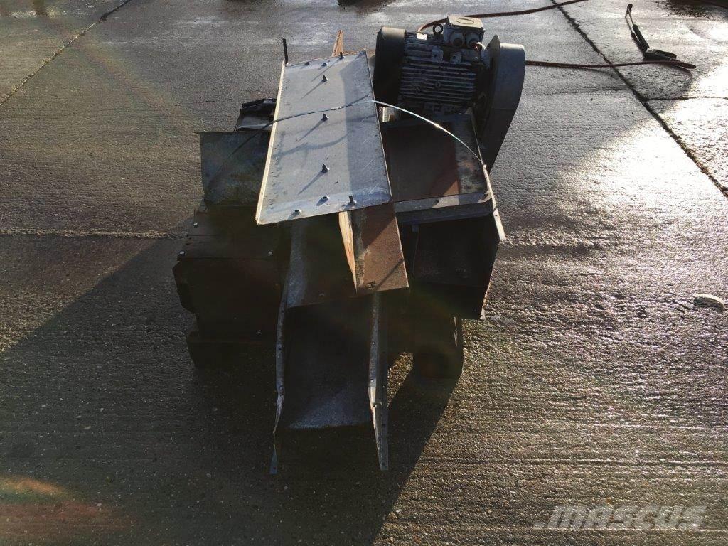  Carier C8/60 Ďalšie poľnohospodárske stroje