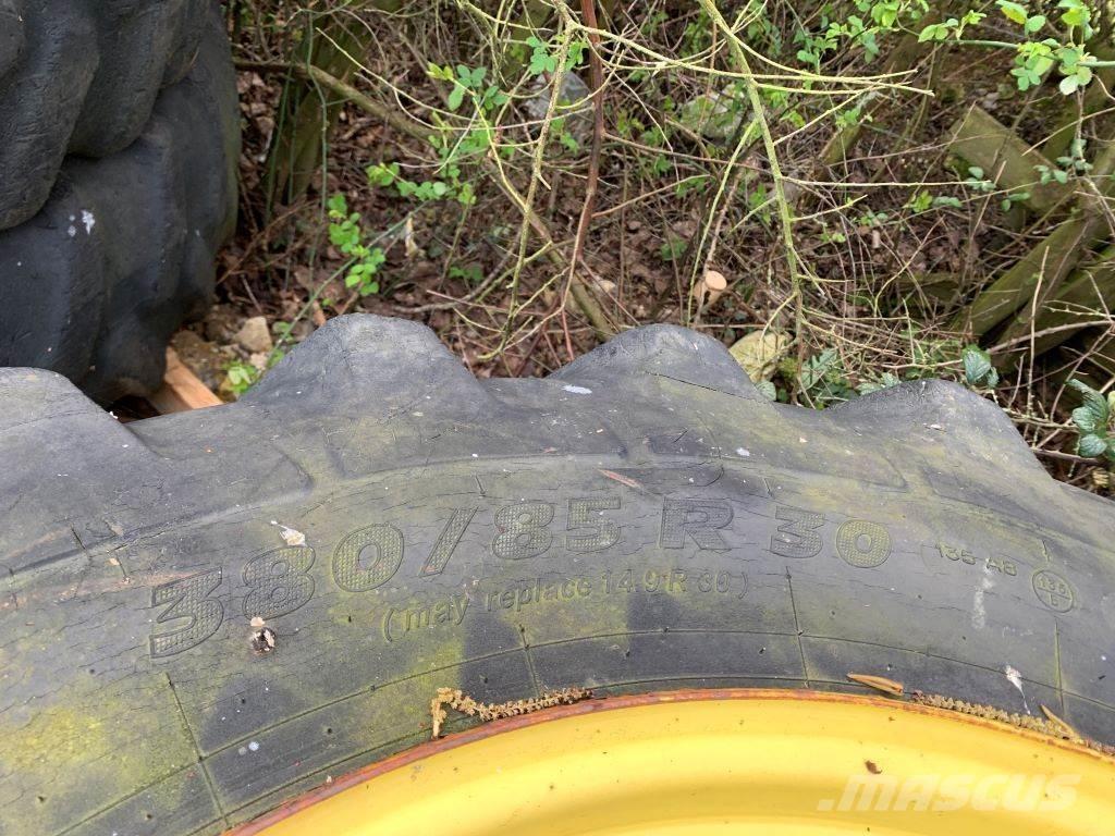  FRONT WHEELS Pneumatiky, kolesá a ráfiky