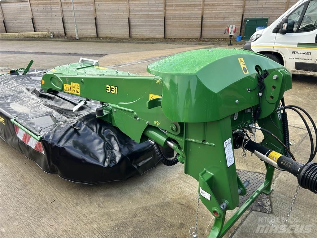 John Deere 331 Žací stroj-kondicionér