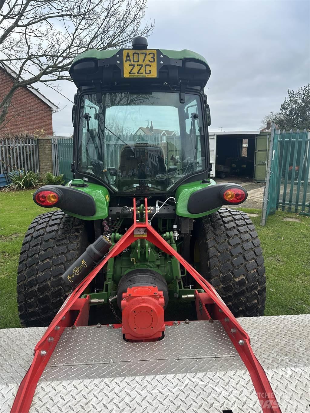 John Deere 4066R Kompaktné traktory