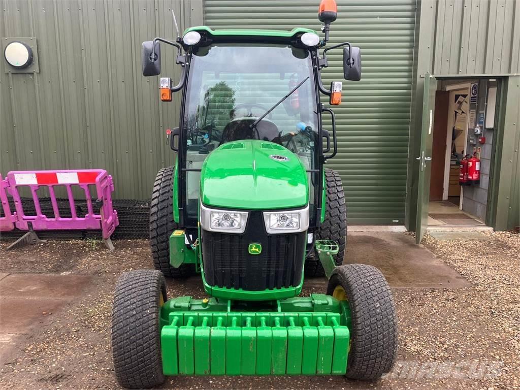 John Deere 4066R Kompaktné traktory