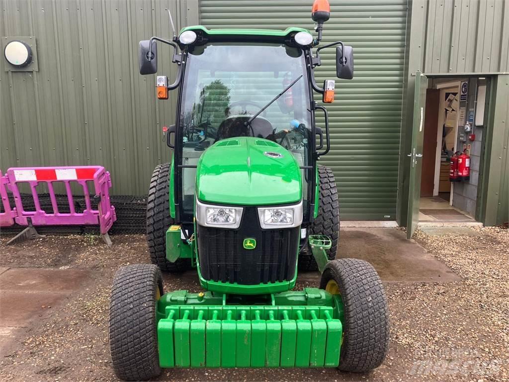 John Deere 4066R Kompaktné traktory