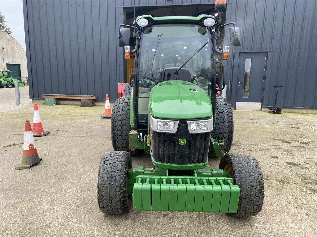 John Deere 4066R Kompaktné traktory