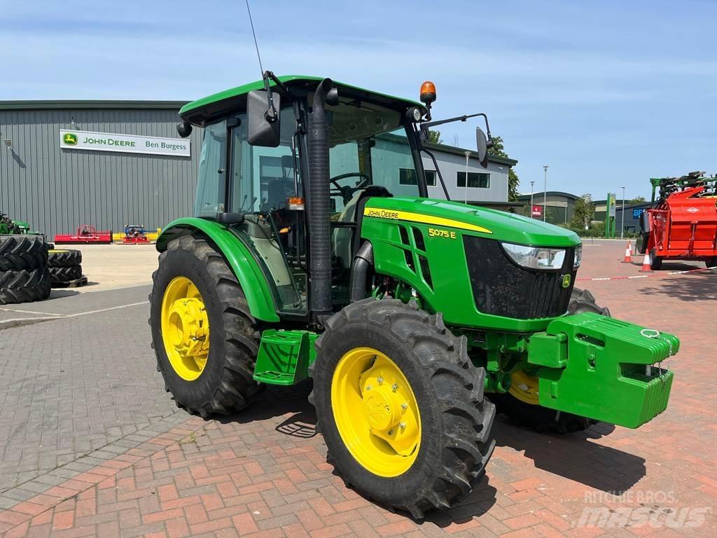 John Deere 5075E Traktory