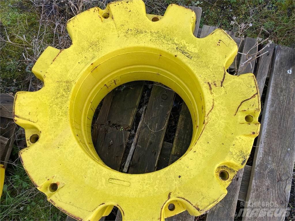 John Deere 600KG Pneumatiky, kolesá a ráfiky
