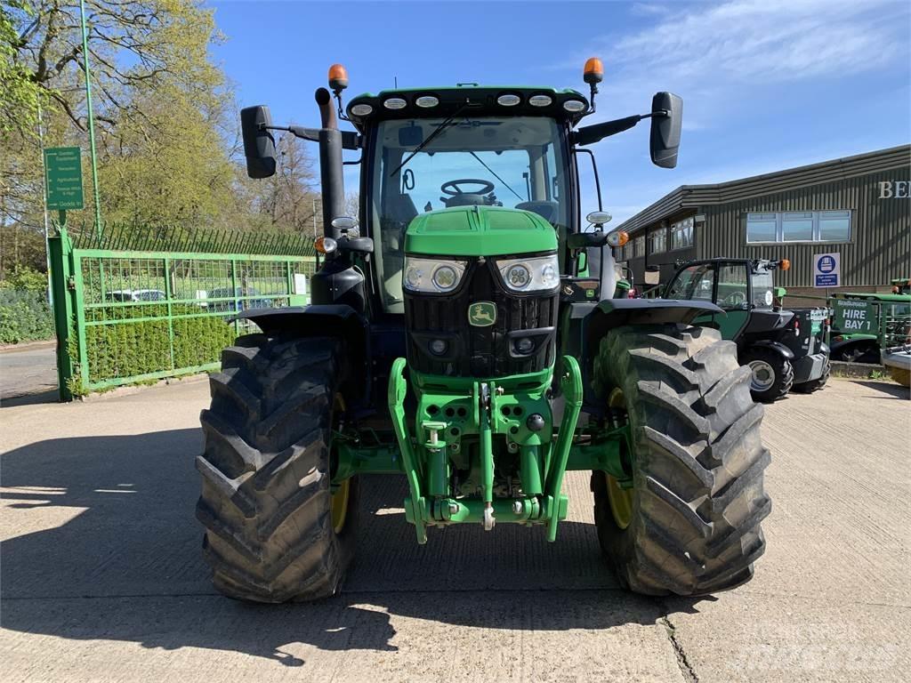 John Deere 6155R Traktory