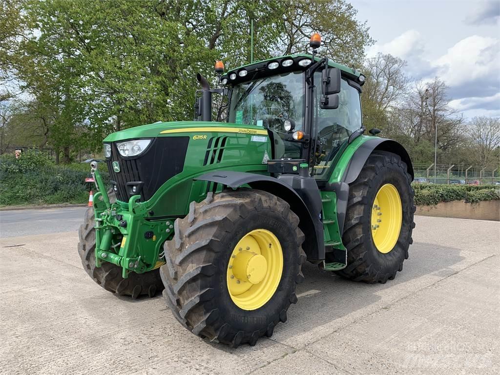 John Deere 6215R Traktory