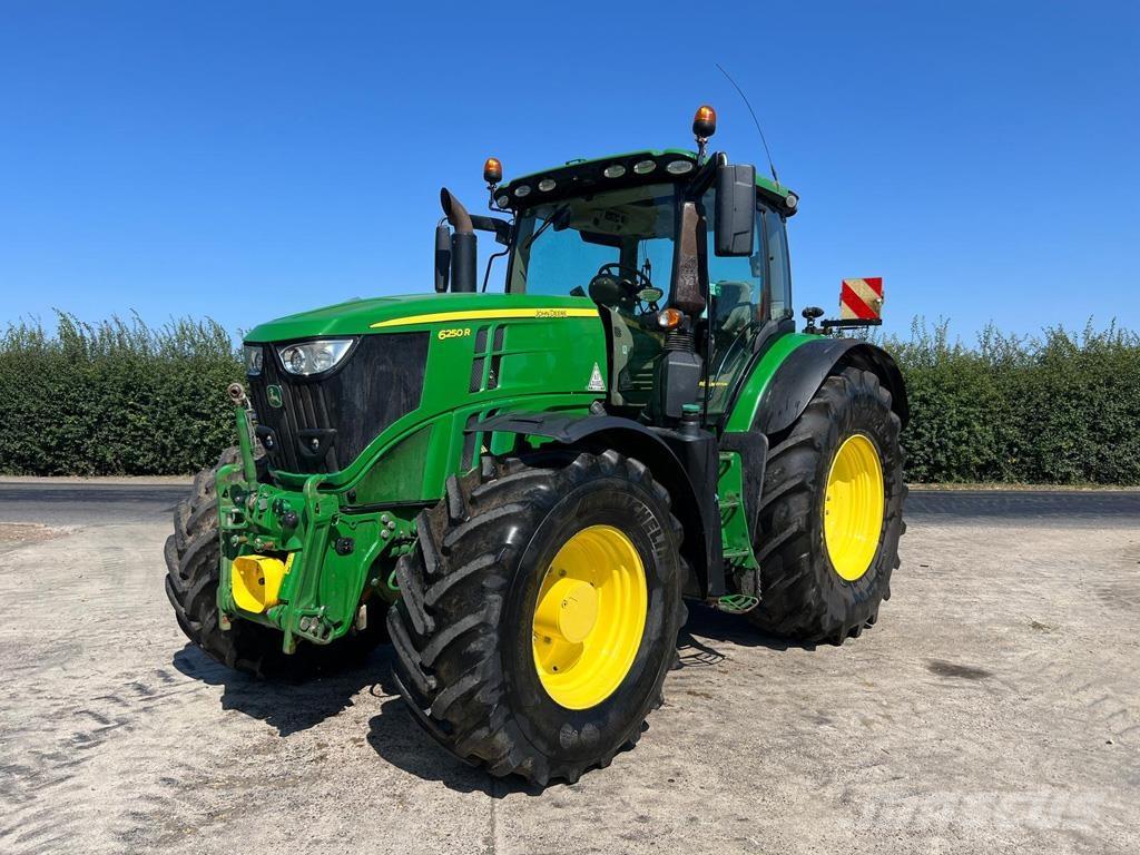 John Deere 6250R Traktory