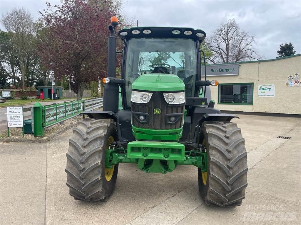John Deere 6R120 Traktory