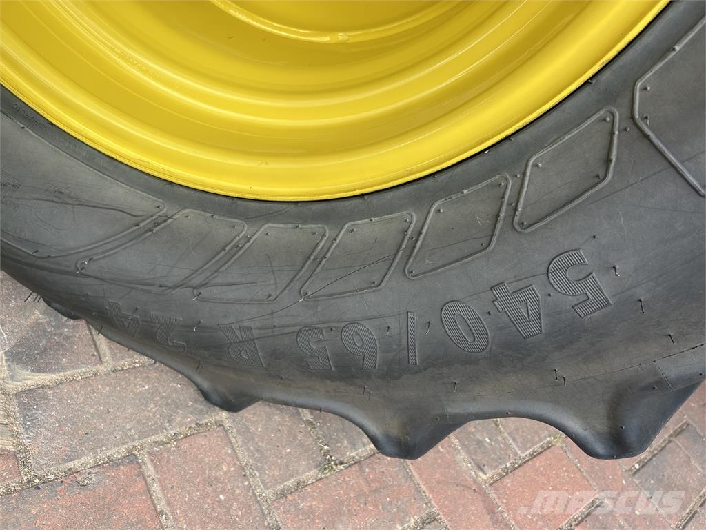 John Deere 6R150 Traktory