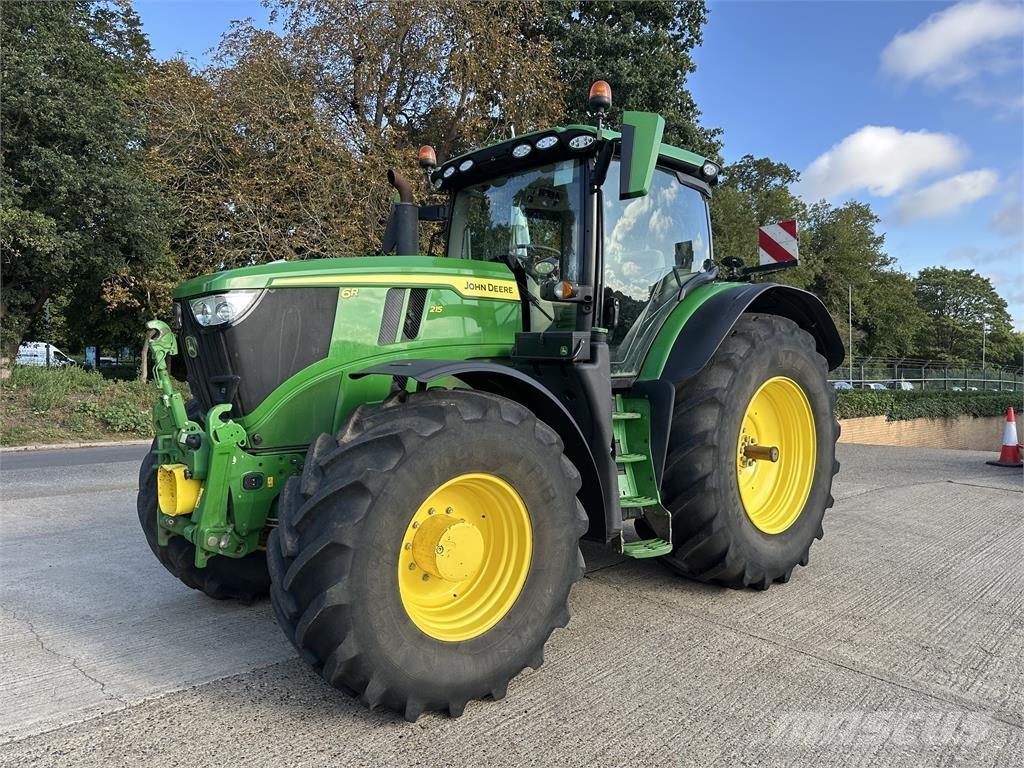John Deere 6R215 Traktory