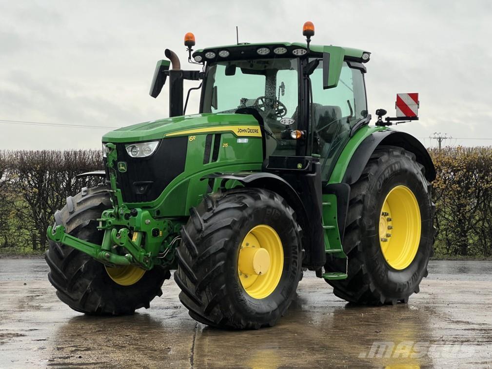 John Deere 6R215 Traktory