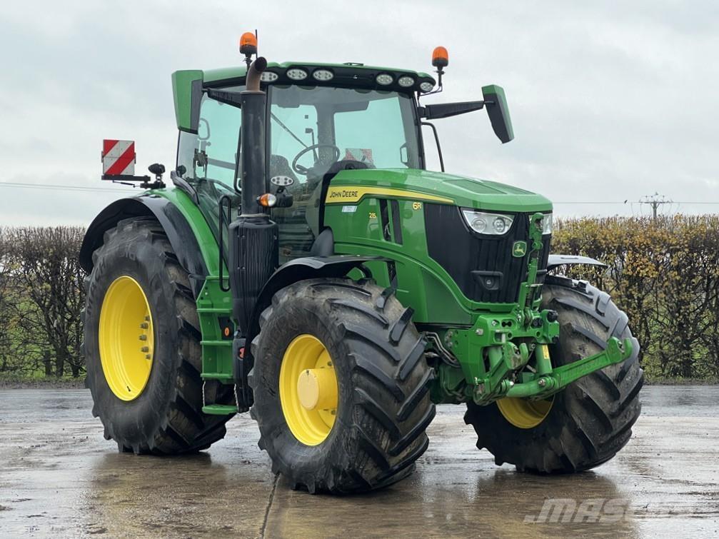 John Deere 6R215 Traktory