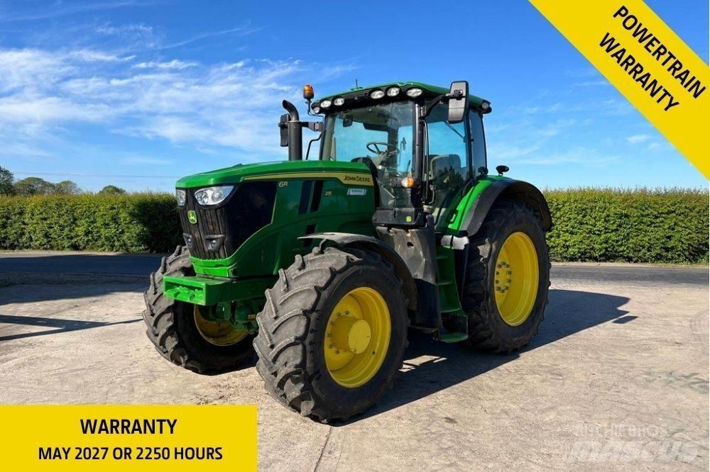 John Deere 6R215 Traktory