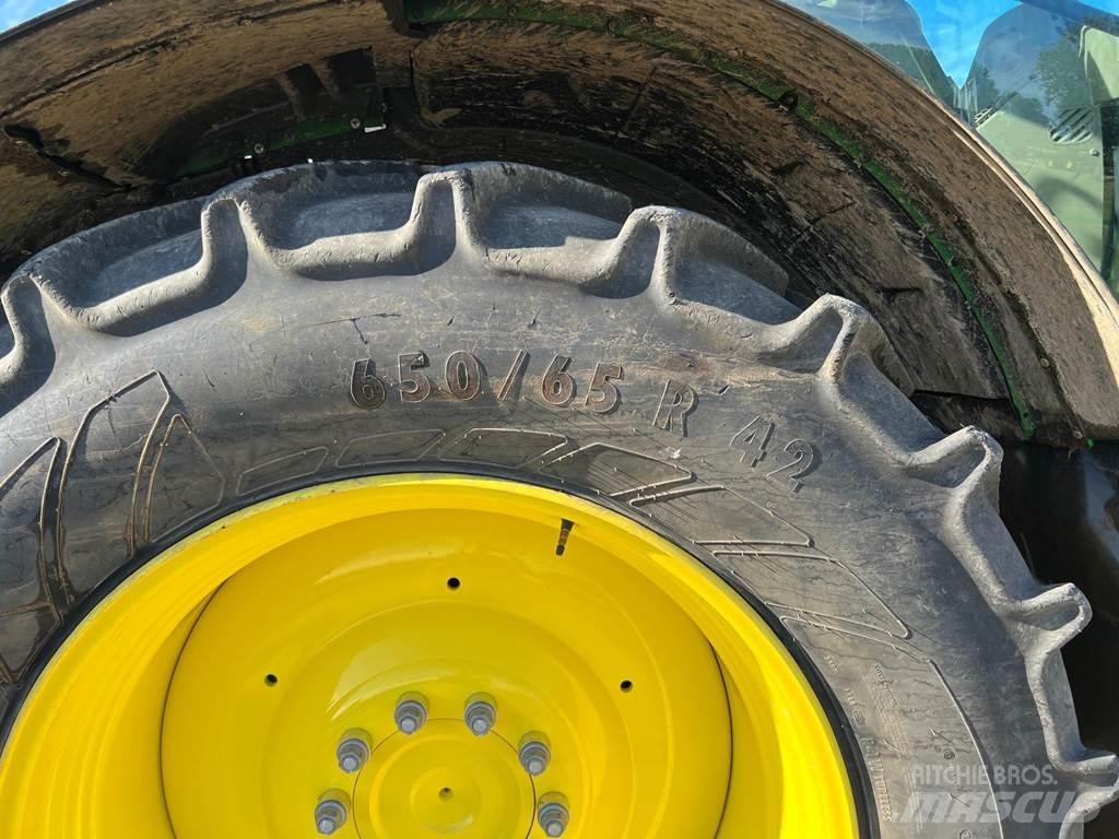 John Deere 6R215 Traktory