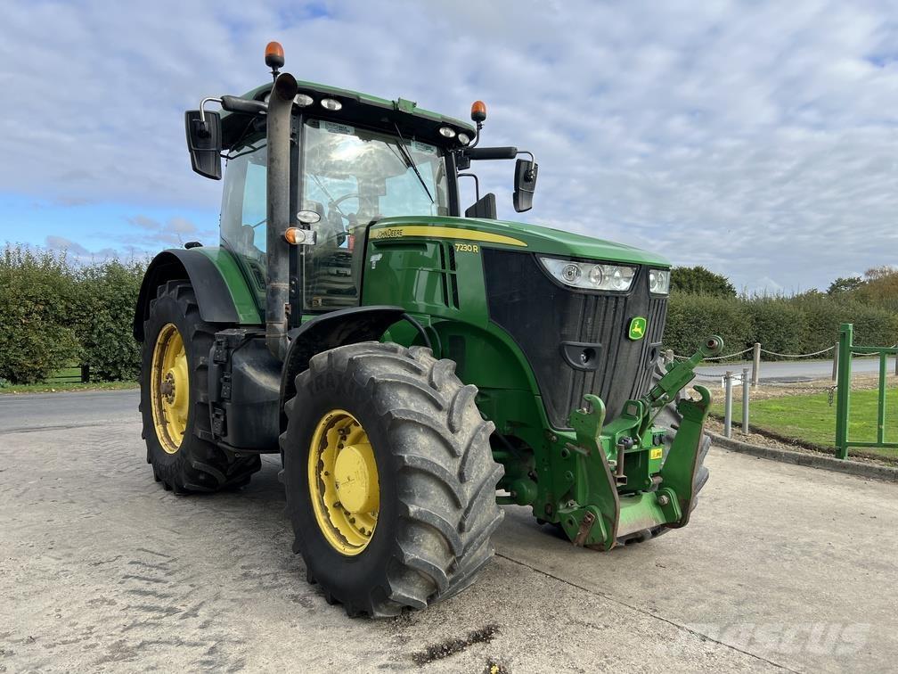 John Deere 7230R Traktory