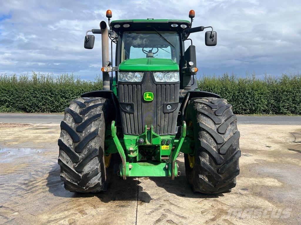 John Deere 7250R Traktory
