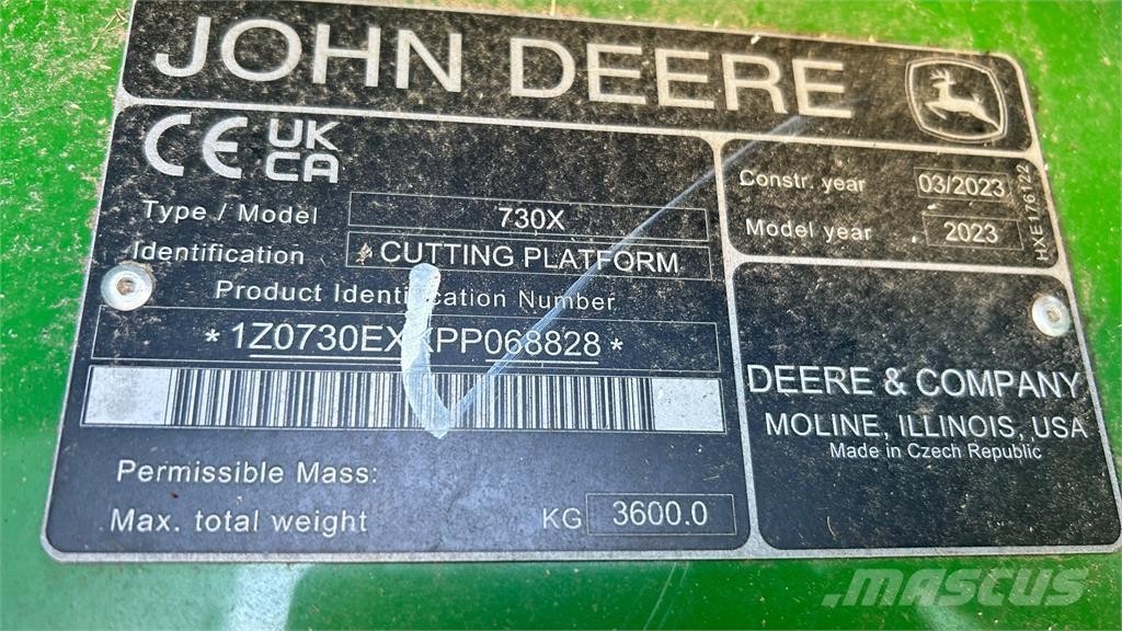 John Deere 730X Kombinované zberacie stroje