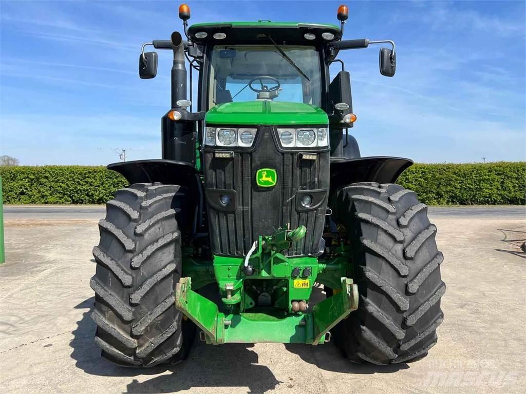 John Deere 7310R Traktory