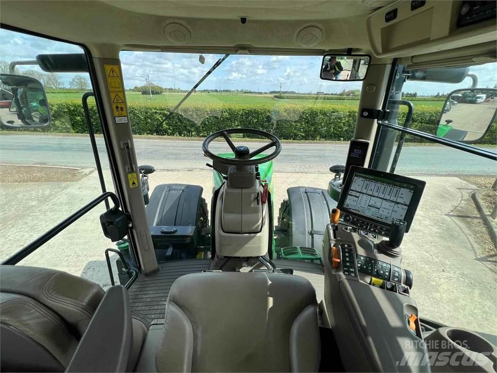 John Deere 7310R Traktory