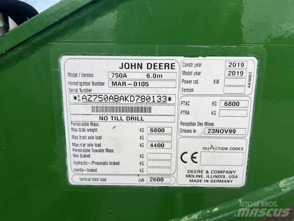 John Deere 750A Mechanické sejačky