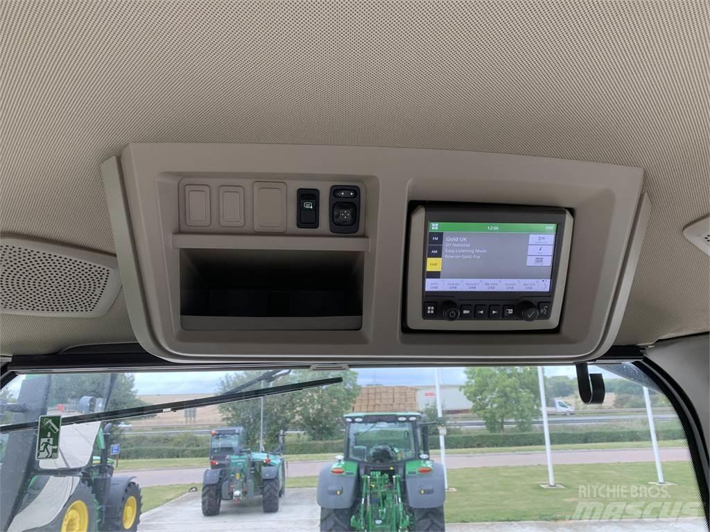 John Deere 8RX410 Traktory