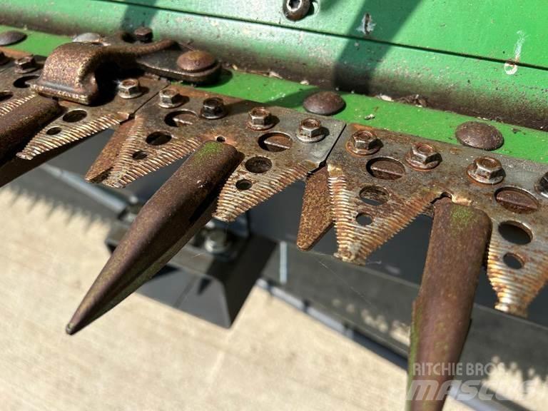 John Deere T670 Kombinované zberacie stroje