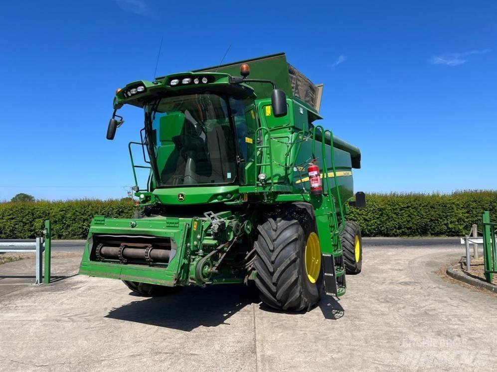 John Deere T670HM Kombinované zberacie stroje