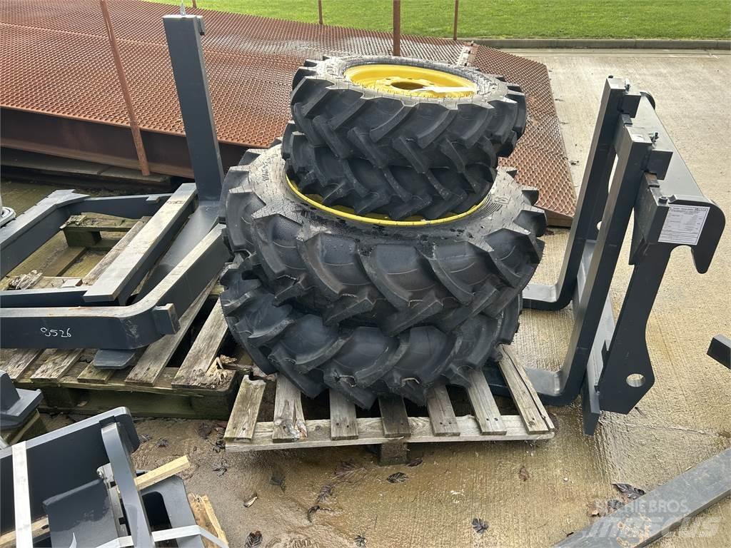 John Deere TYRES Ďalšie poľnohospodárske stroje