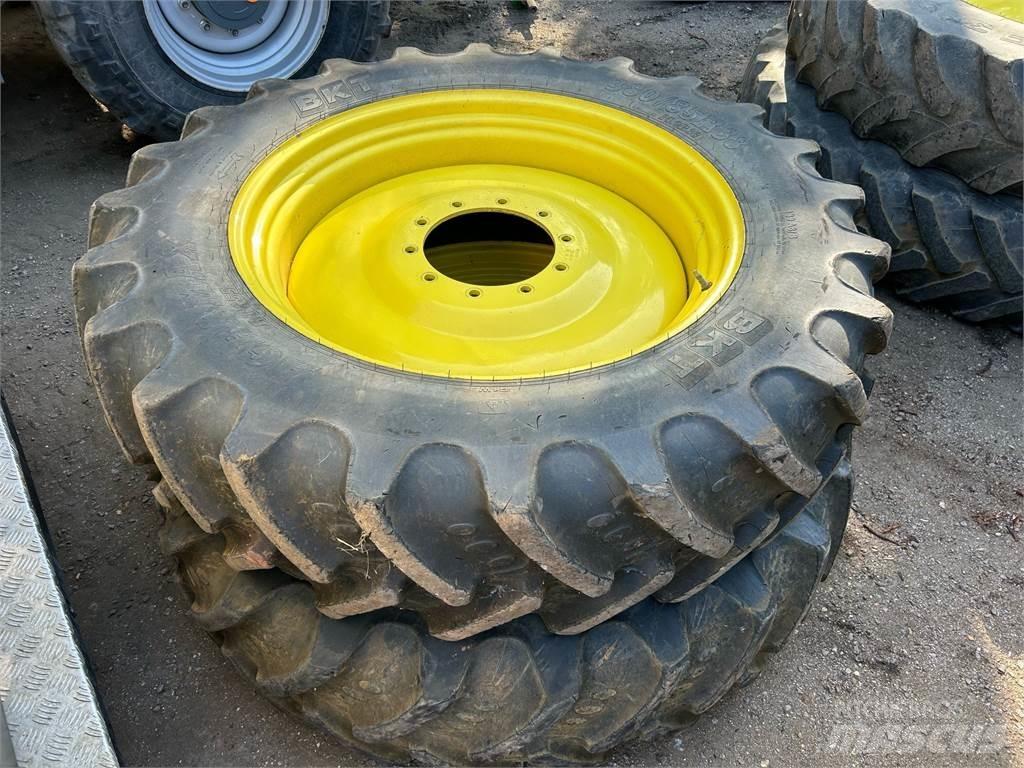 John Deere TYRES Ďalšie poľnohospodárske stroje